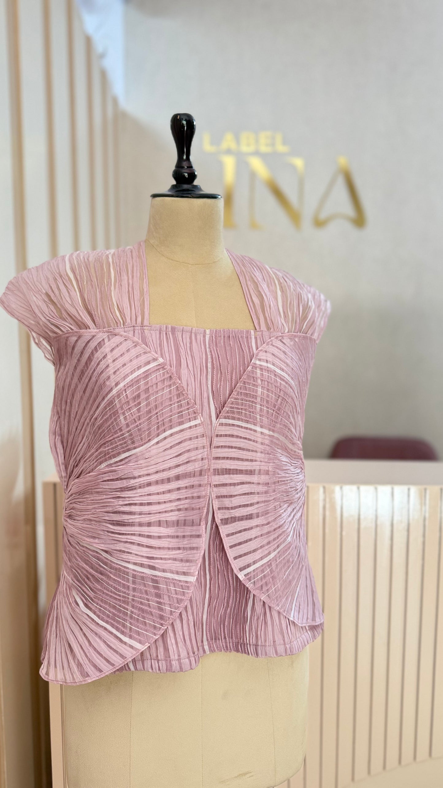 Circular panel mauve top