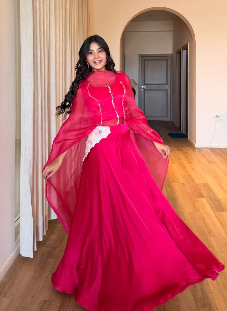 Gulabo Noor Cape Set