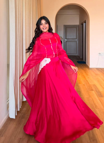 Gulabo Noor Cape Set